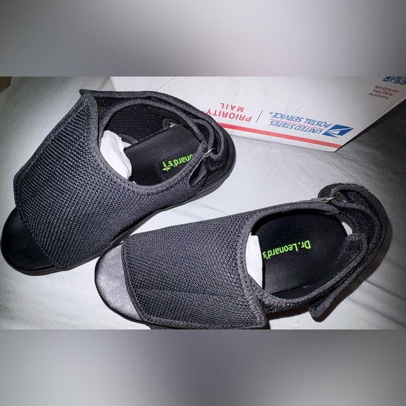 NEW- BLACK  sandals
Extra wide- adjustable
Improve circulation 
All Day Wear - Picture 5 of 7